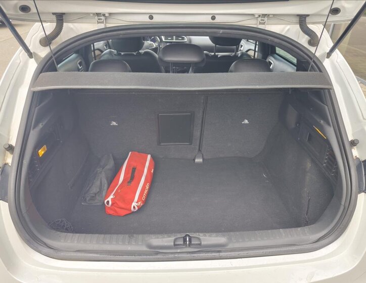 DS Automobiles DS4 Hatchback 2,0 l 133 kw