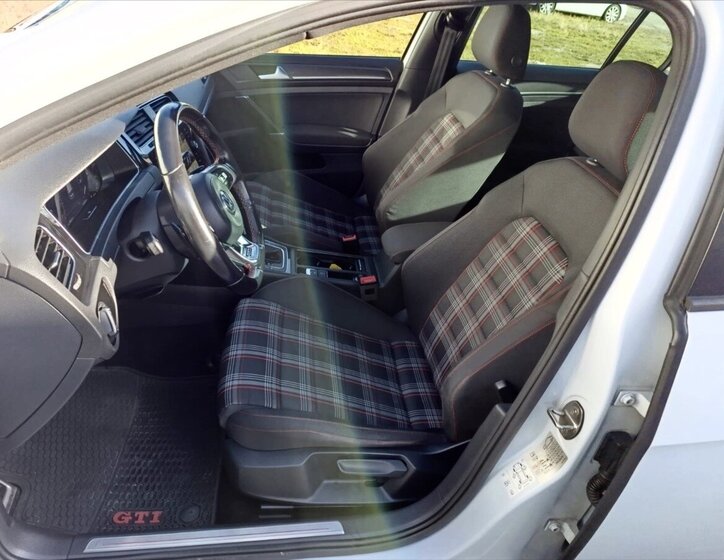 Volkswagen Golf Hatchback 2,0 l 180 kw