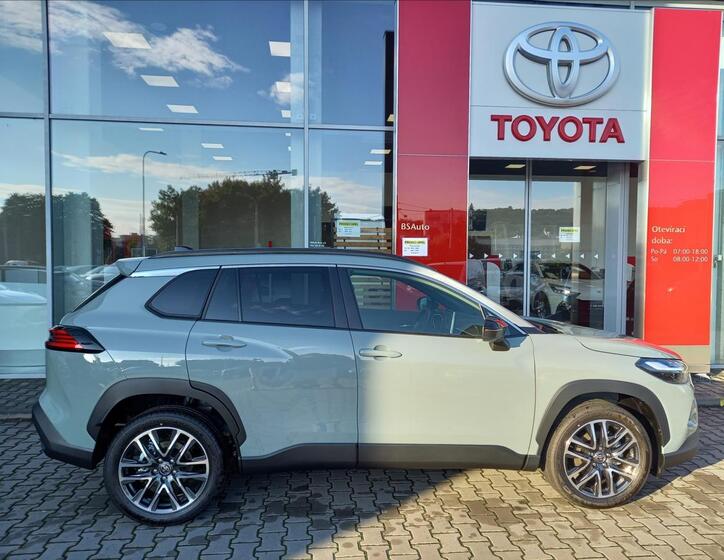 Toyota Corolla Cross 6