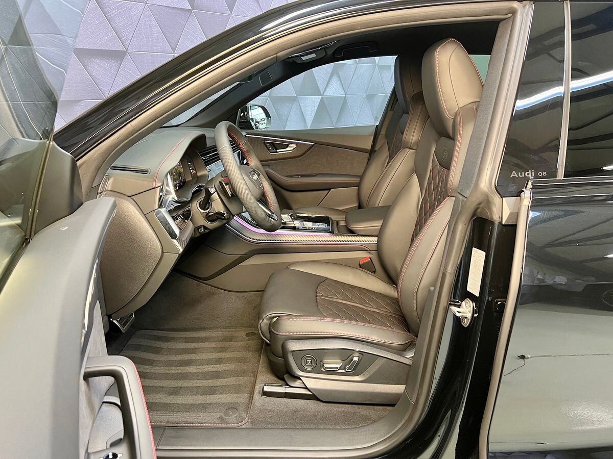 Audi Q8 SUV / Terénní 3,0 l 210 kw