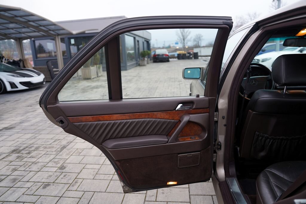 Mercedes-Benz Třídy S Sedan 3,2 l 170 kw