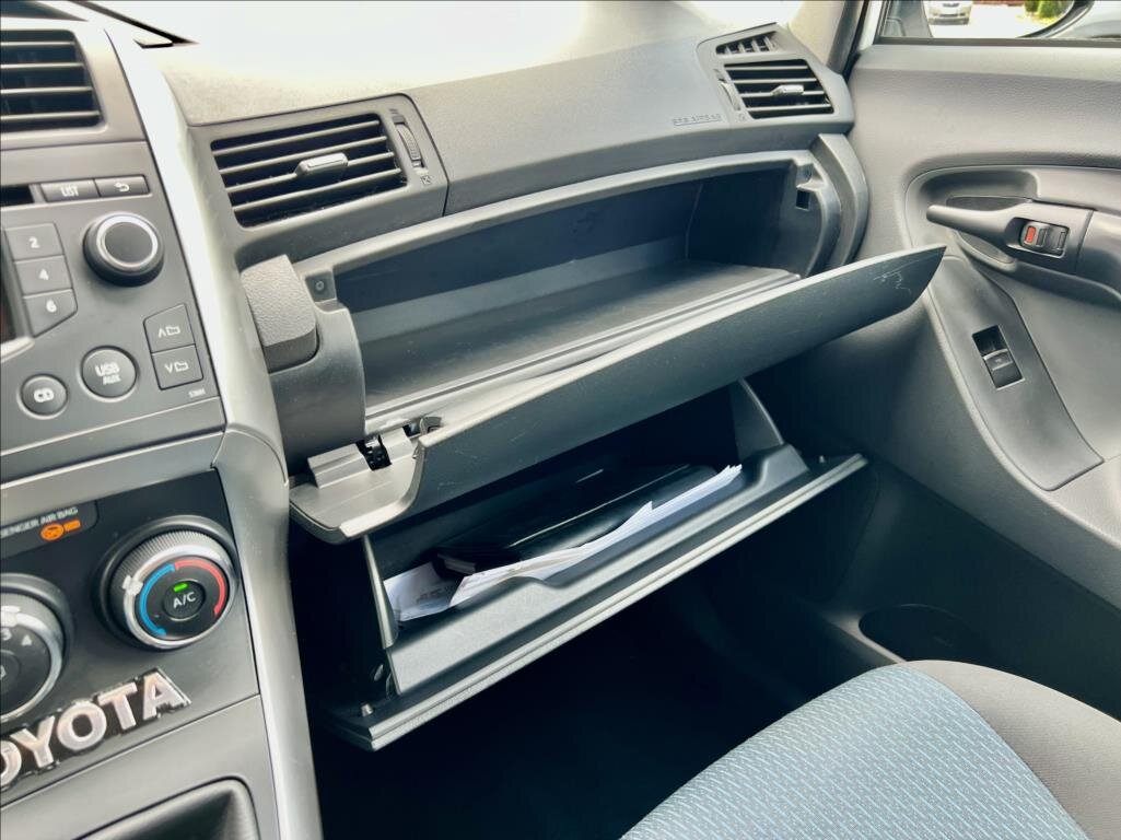 Toyota Verso MPV 1,6 l 82 kw