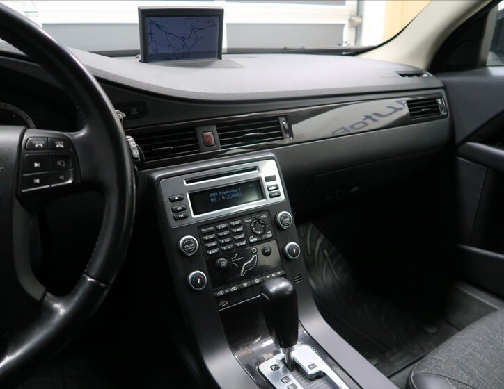 Volvo XC70 Kombi 2,4 l 136 kw