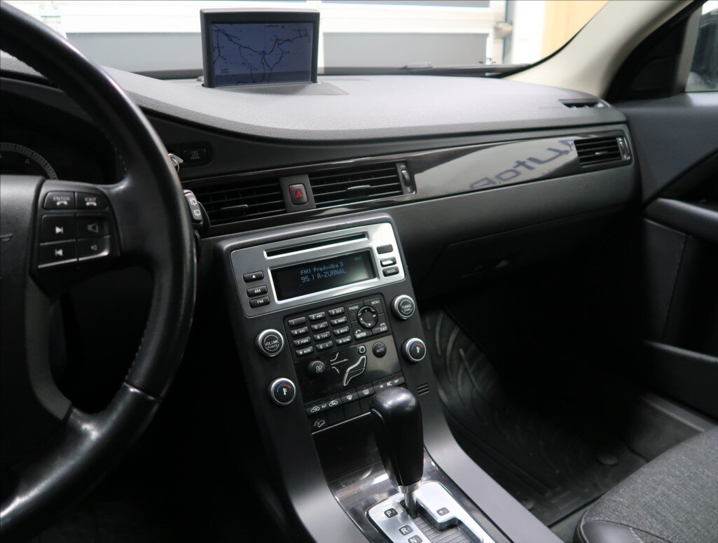 Volvo XC70 Kombi 2,4 l 136 kw