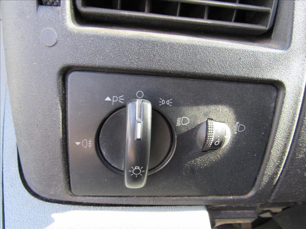 Ford Transit Skříň 2,2 l 74 kw