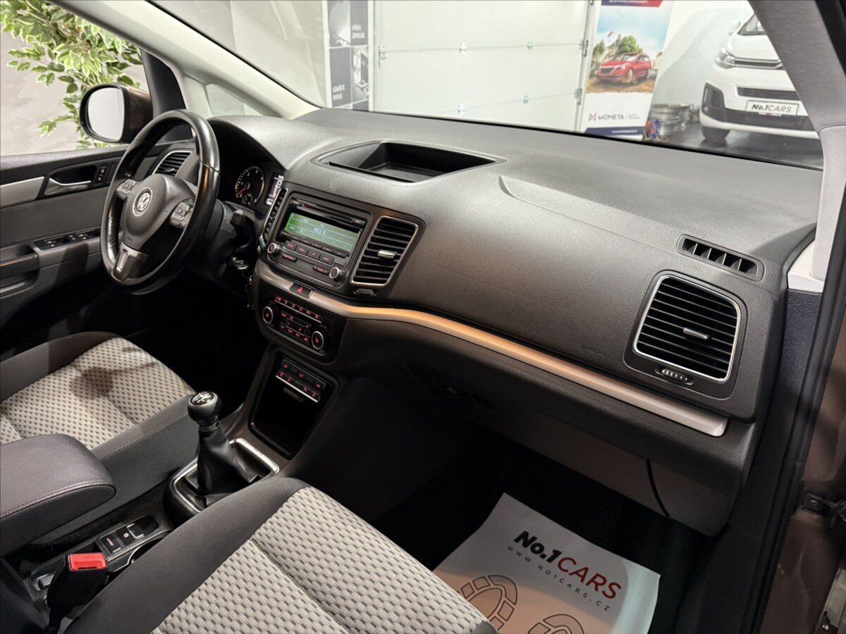Volkswagen Sharan MPV 2,0 l 103 kw