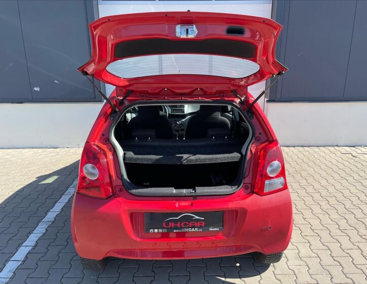 Suzuki Alto Hatchback 996,0 50 kw