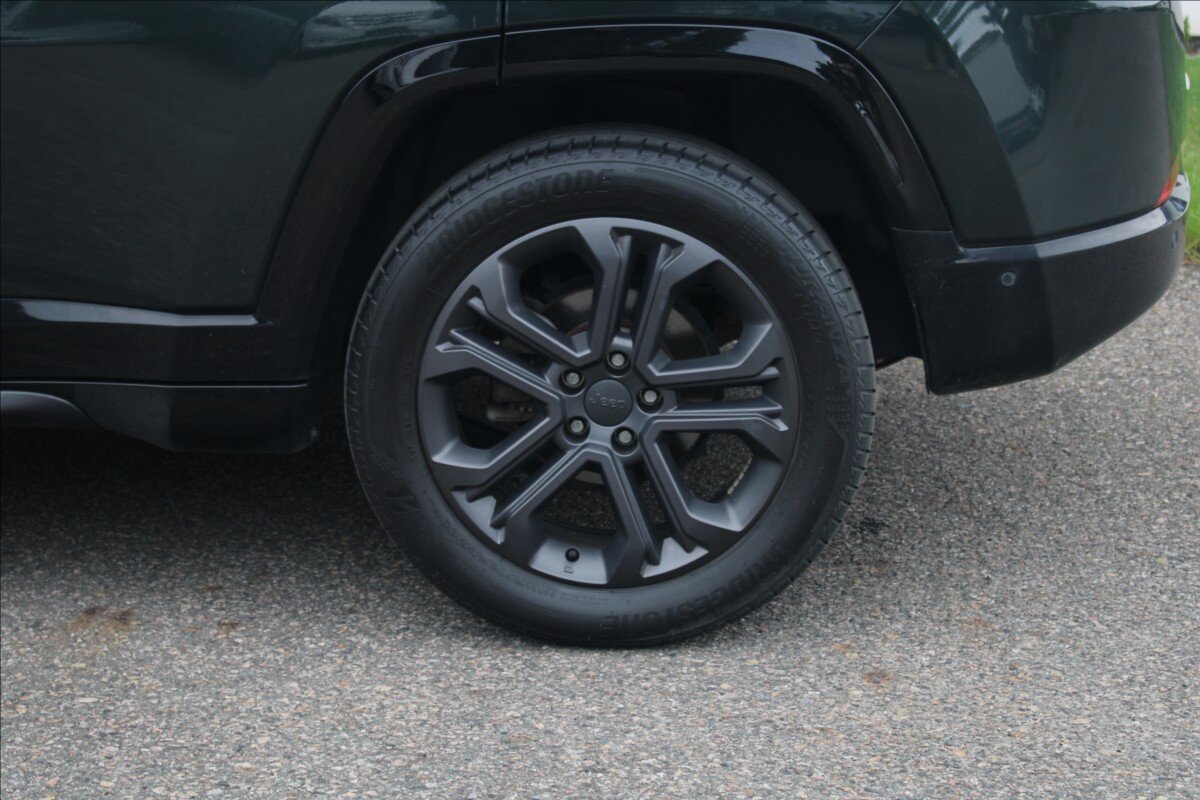 Jeep Compass SUV 1,3 l 110 kw