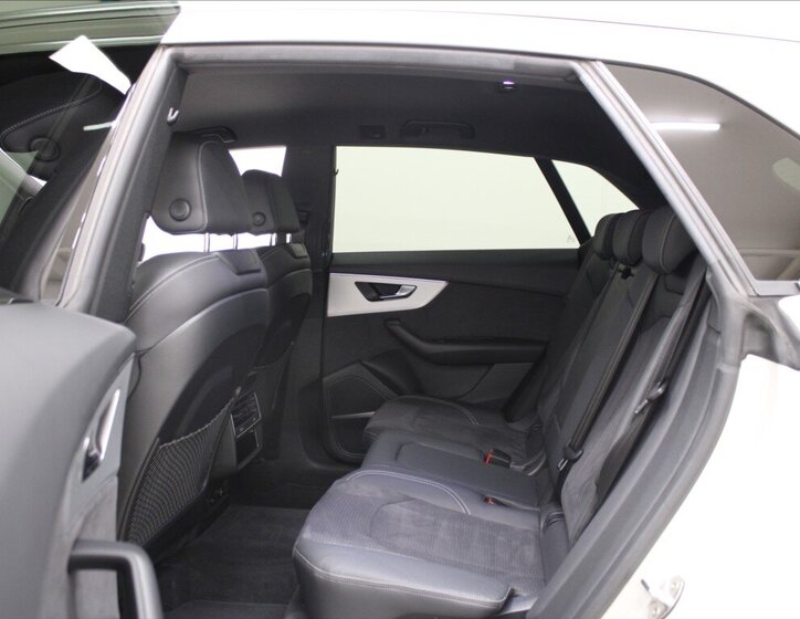 Audi Q8 SUV 3,0 l 210 kw