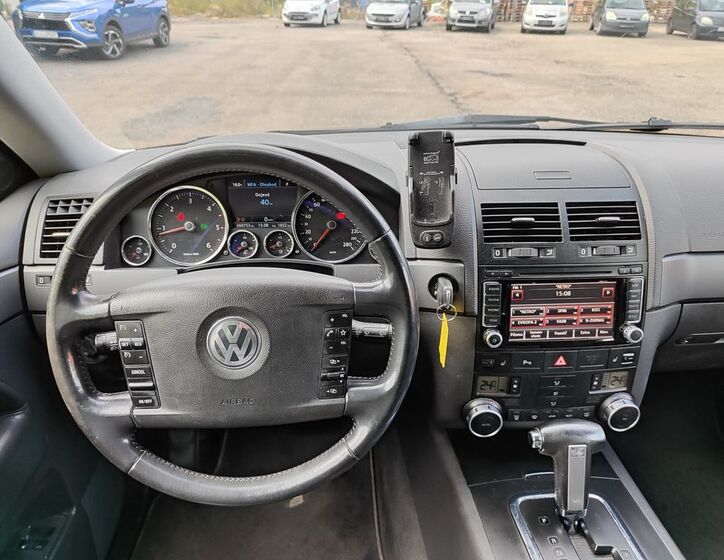 Volkswagen Touareg 16