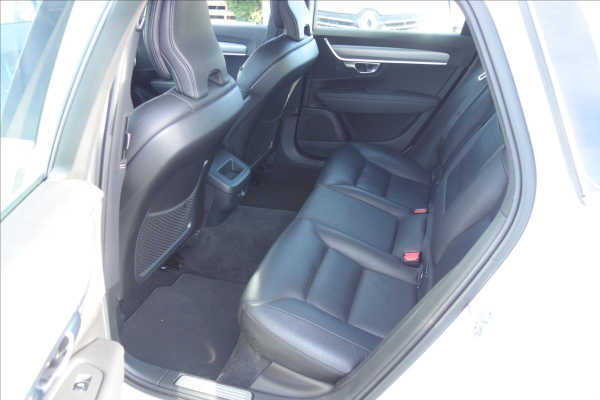 Volvo V90 Kombi 2,0 l 140 kw