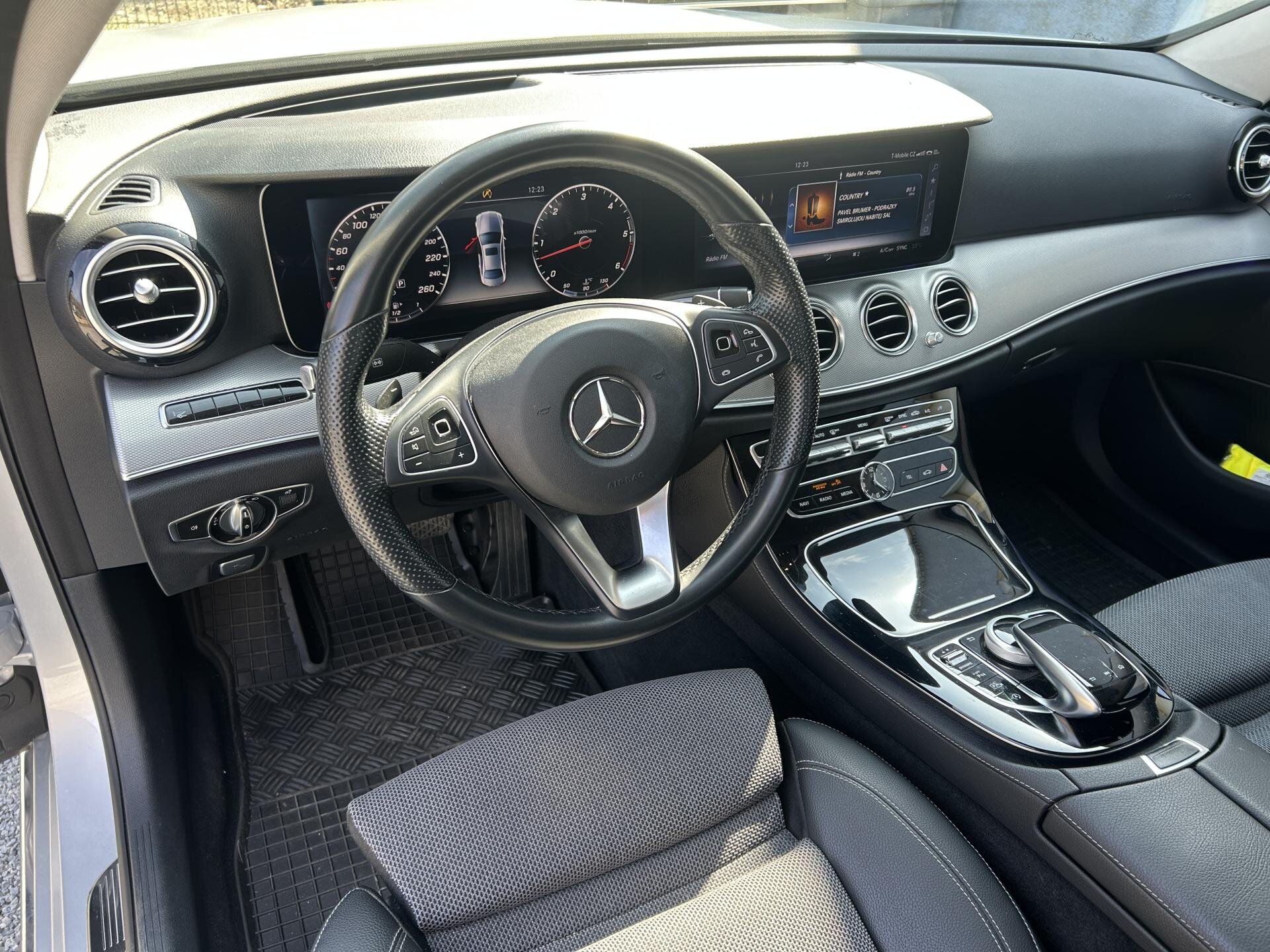 Mercedes-Benz Třídy E Sedan / Limuzína 3,0 l 190 kw