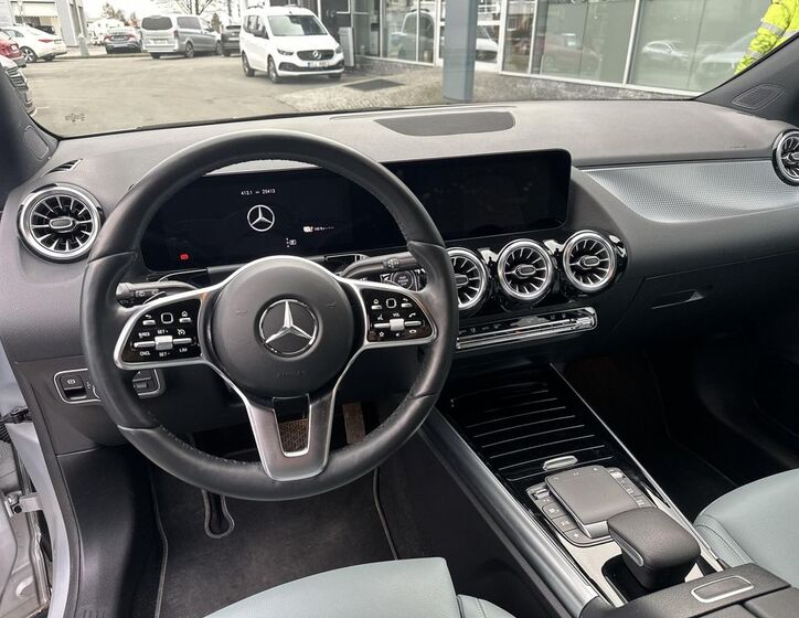 Mercedes-Benz GLA 10