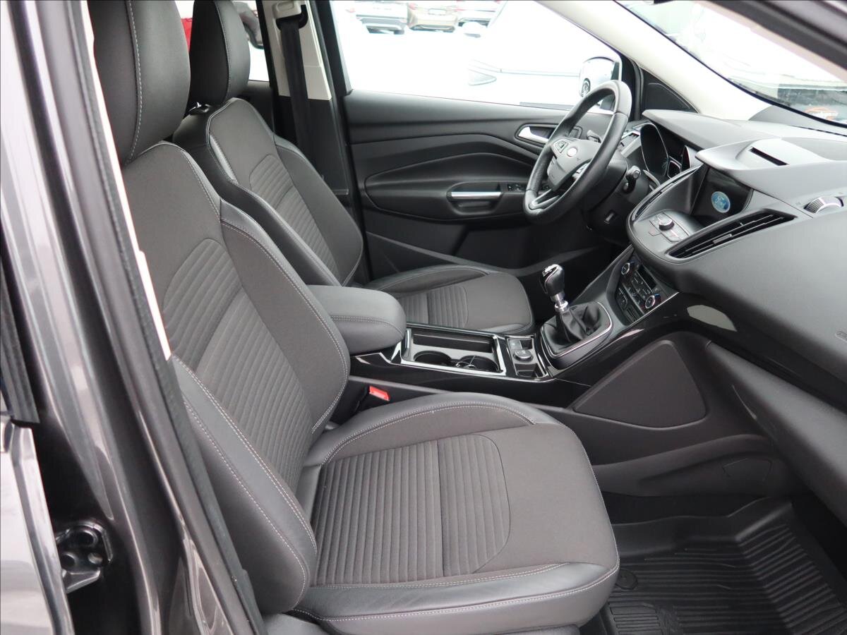 Ford Kuga SUV 1,5 l 110 kw