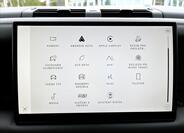 Land Rover Defender 22