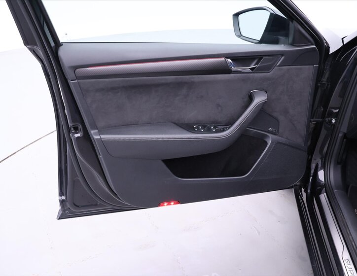 Škoda Superb Liftback 2,0 l 140 kw