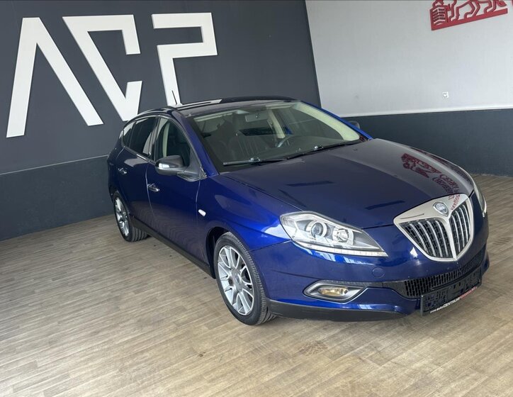 Lancia Delta Hatchback 1,6 l 88 kw