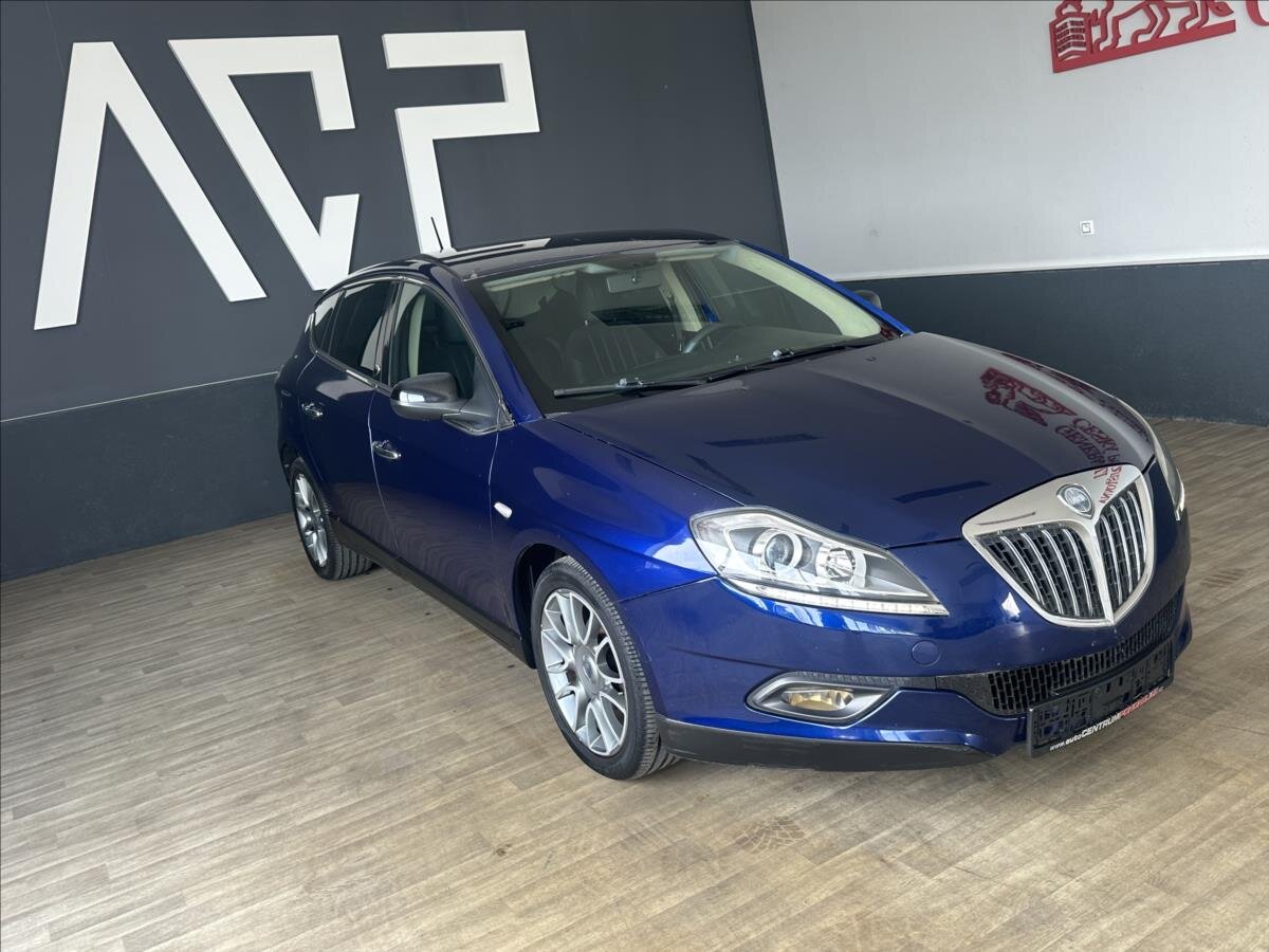 Lancia Delta Hatchback 1,6 l 88 kw