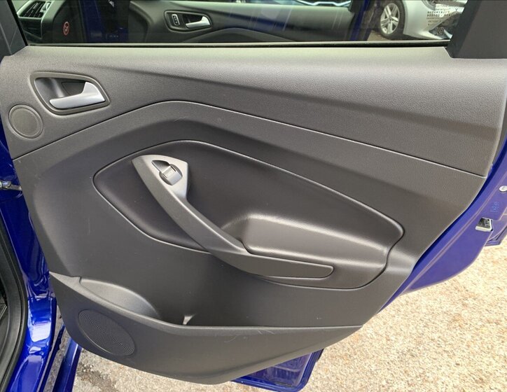 Ford Kuga SUV 1,6 l 134 kw