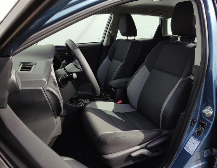 Toyota Auris Kombi 1,3 l 73 kw