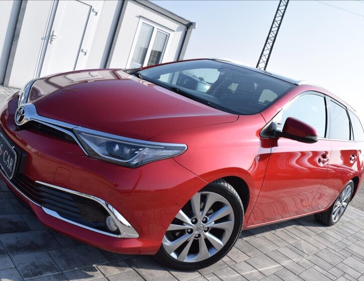 Toyota Auris Kombi 1,2 l 85 kw