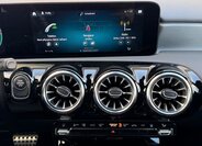 Mercedes-Benz Třídy A Hatchback 1,3 l 118 kw