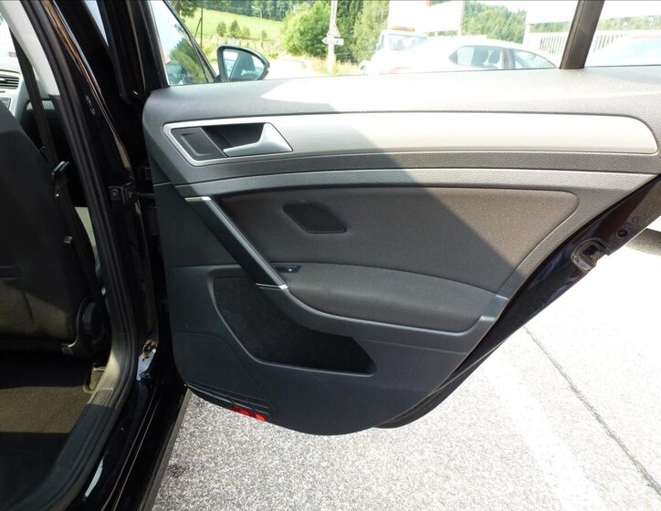 Volkswagen Golf Kombi 1,6 l 81 kw