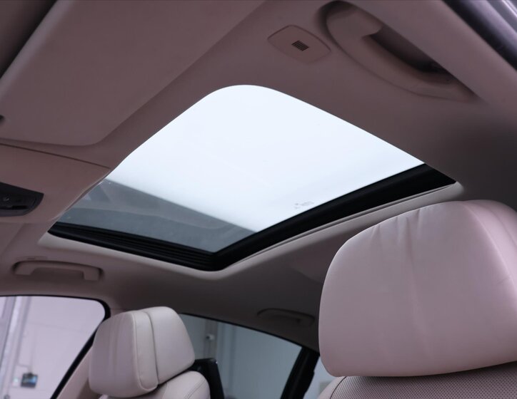 BMW Řada 7 Sedan 3,0 l 190 kw