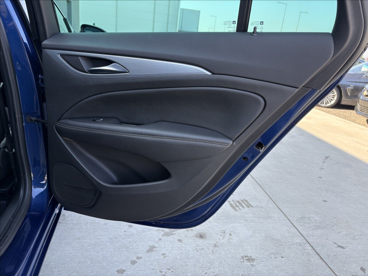 Opel Insignia Kombi 2,0 l 128 kw