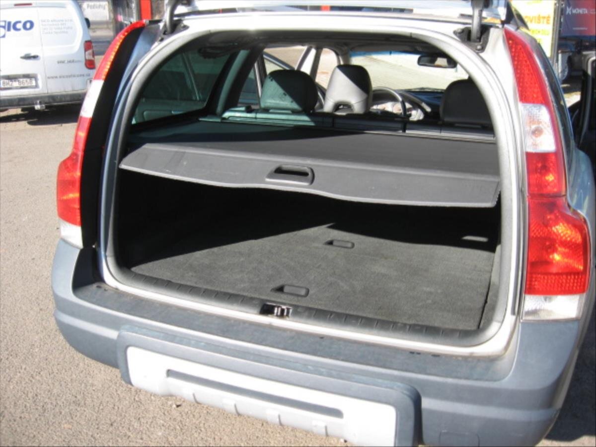 Volvo XC70 Kombi 2,4 l 120 kw