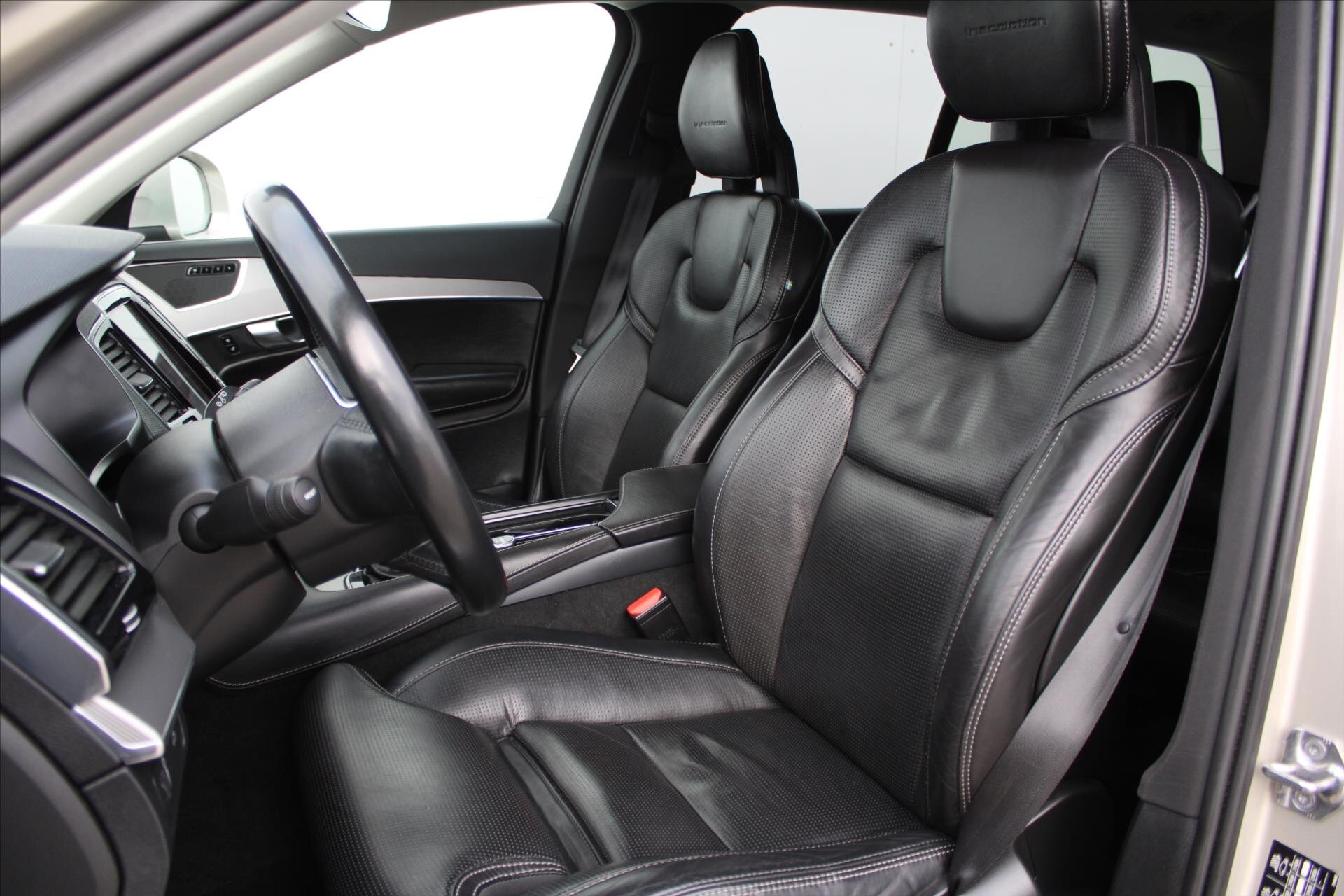 Volvo XC90 SUV 2,0 l 177 kw