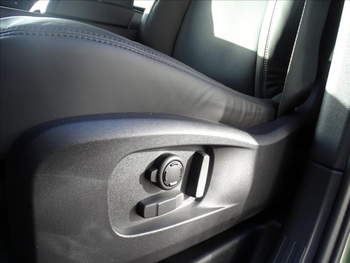 Land Rover Defender SUV / Terénní 3,0 l 257 kw