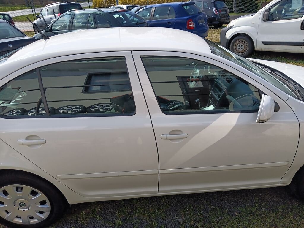 Škoda Octavia Sedan / Limuzína 1,6 l 77 kw