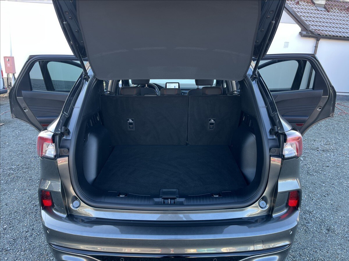 Ford Kuga Kombi 1,5 l 111 kw