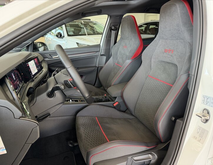 Volkswagen Golf Hatchback 2,0 l 221 kw