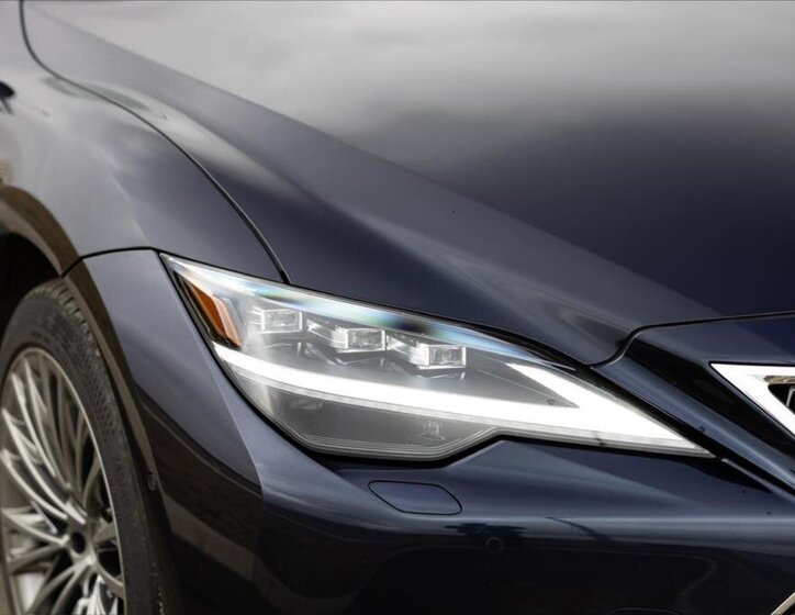 Lexus LS 500h Sedan / Limuzína 3,5 l 264 kw