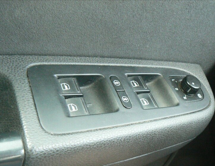 Volkswagen Sharan MPV 2,0 l 103 kw