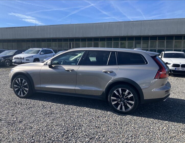 Volvo V60 Kombi 2,0 l 140 kw