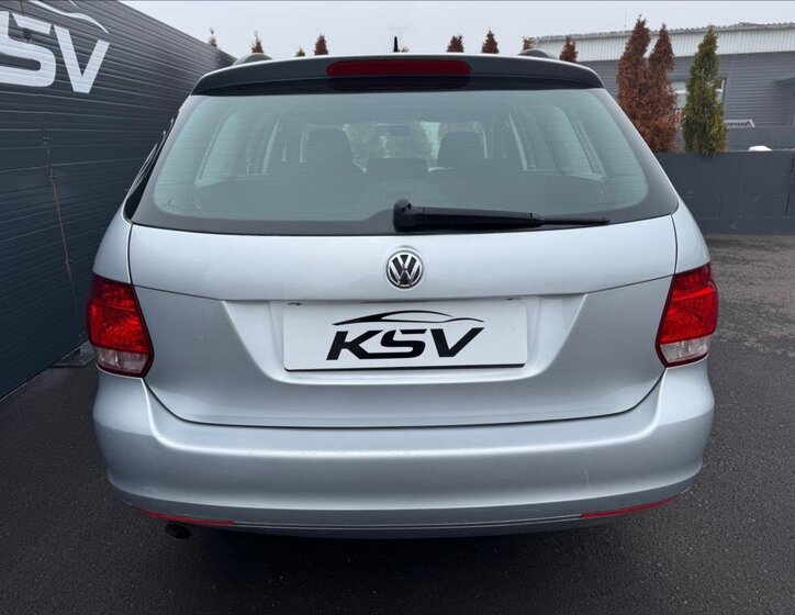 Volkswagen Golf Kombi 1,6 l 77 kw