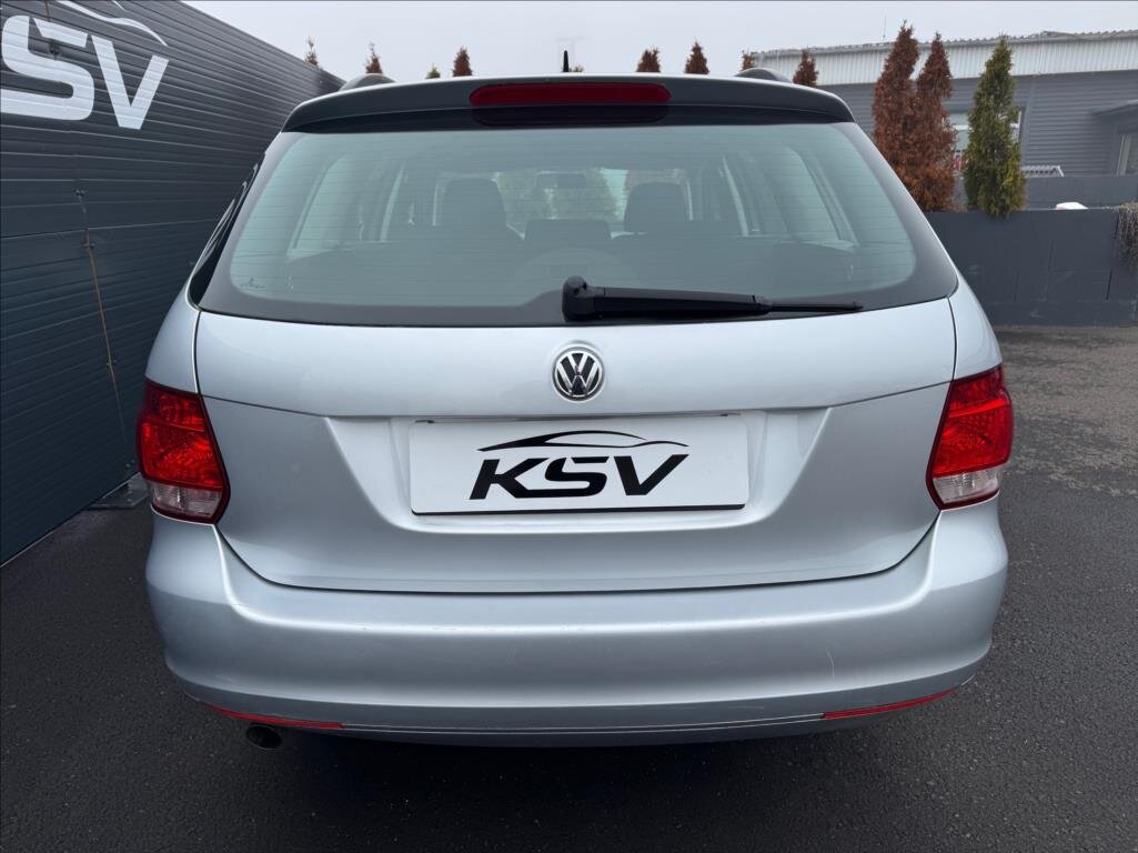 Volkswagen Golf Kombi 1,6 l 77 kw