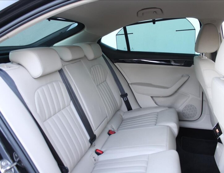 Škoda Superb Sedan / Limuzína 2,0 l 147 kw