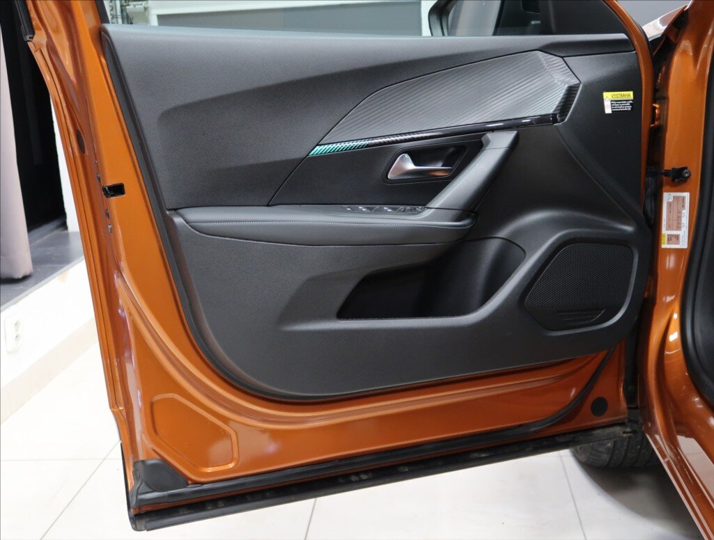 Peugeot 2008 Hatchback 1,2 l 96 kw