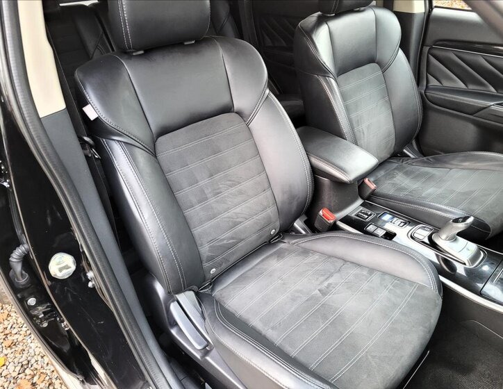 Mitsubishi Outlander 11