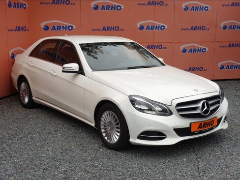 Mercedes-Benz Třídy E Sedan / Limuzína 2,1 l 125 kw