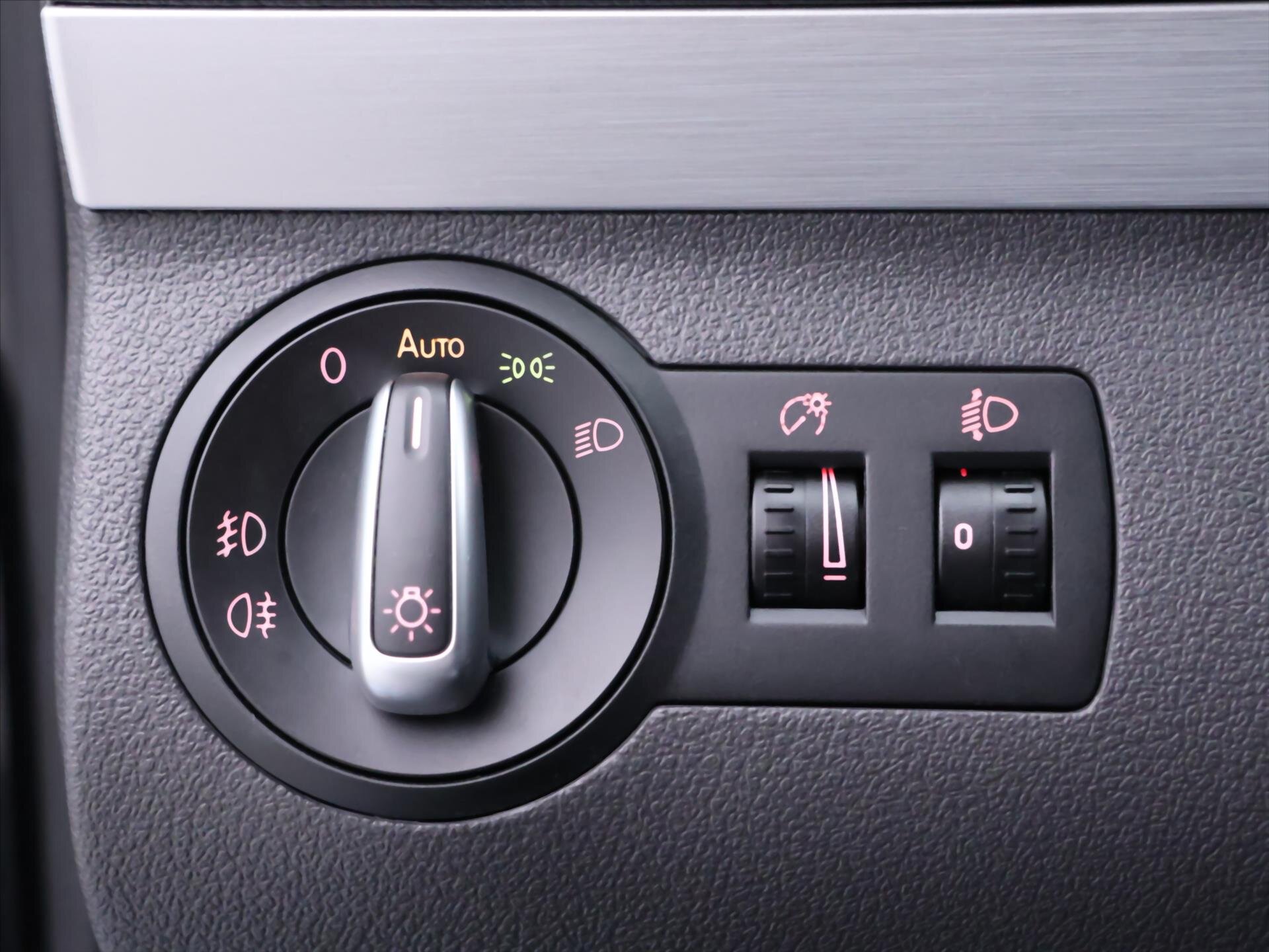 Volkswagen Touran MPV 1,2 l 77 kw