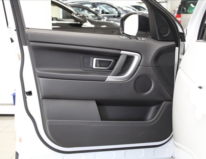 Land Rover Discovery Sport SUV 2,0 l 110 kw