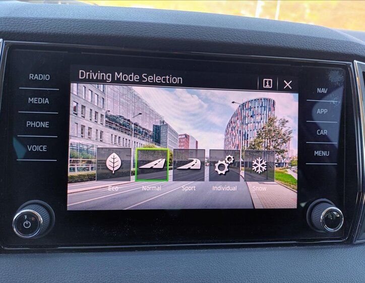 Škoda Karoq SUV / Terénní 2,0 l 110 kw