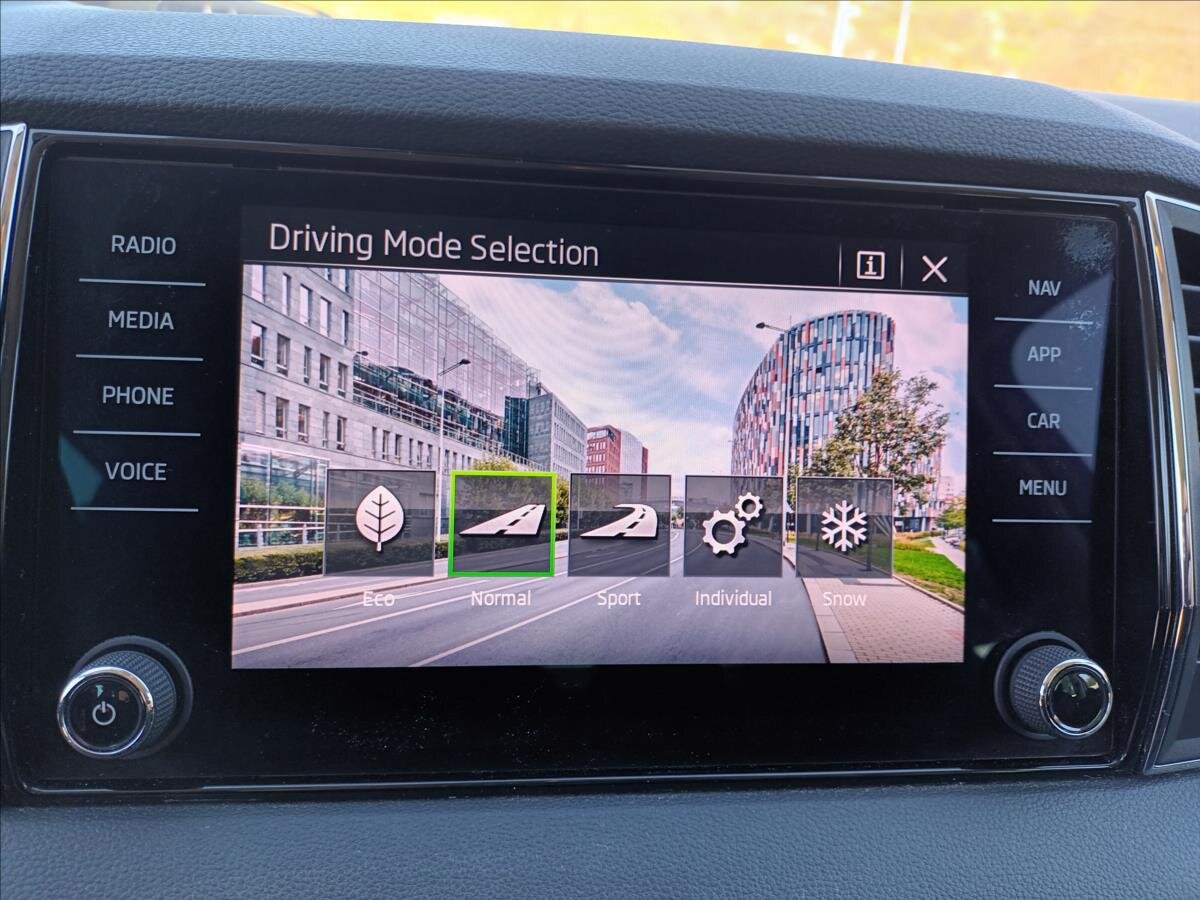 Škoda Karoq SUV / Terénní 2,0 l 110 kw