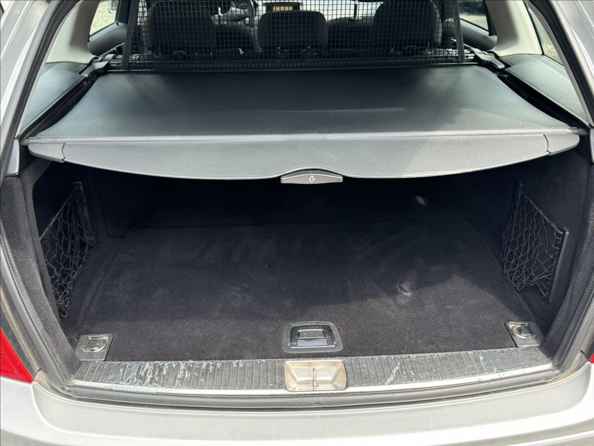 Mercedes-Benz Třídy C Kombi 2,1 l 100 kw