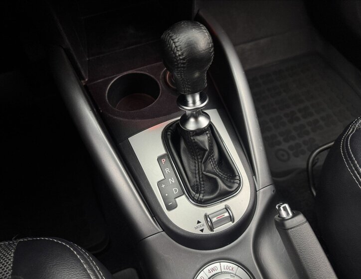 Mitsubishi Outlander SUV / Terénní 2,2 l 115 kw